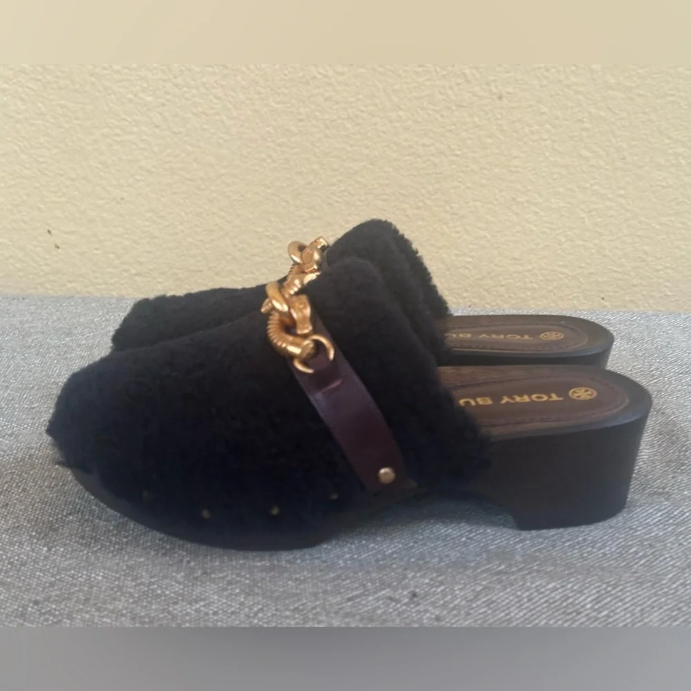 Tory Burch “Jessa” Clog With Horse Bit In Black Shearling Size 6.5